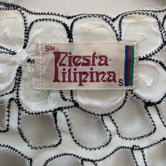 Vintage Lace Cutout coverup - Picture 3 of 5